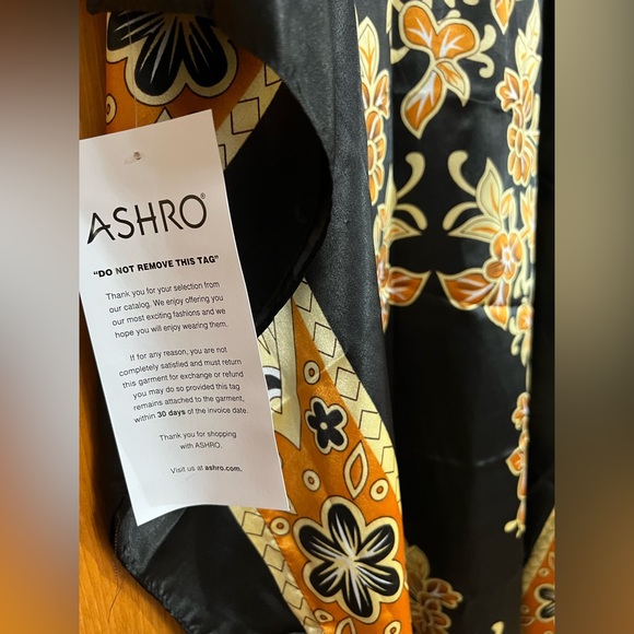 ASHRO Black/Gold Floral Long Caftan. NWT/original packaging. One size fits most! - Picture 8 of 9